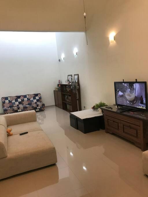 Terrace House Near Stulang Laut Ciq Midvalley Ksl For 7Pax Johor Bahru Exterior foto