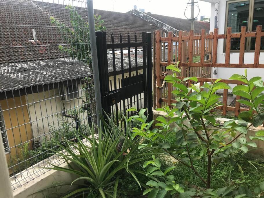 Terrace House Near Stulang Laut Ciq Midvalley Ksl For 7Pax Johor Bahru Exterior foto