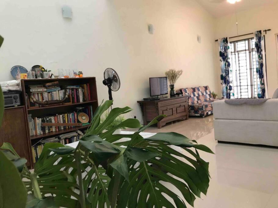 Terrace House Near Stulang Laut Ciq Midvalley Ksl For 7Pax Johor Bahru Exterior foto